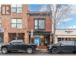 3016 DUNDAS STREET W, Toronto, Ontario