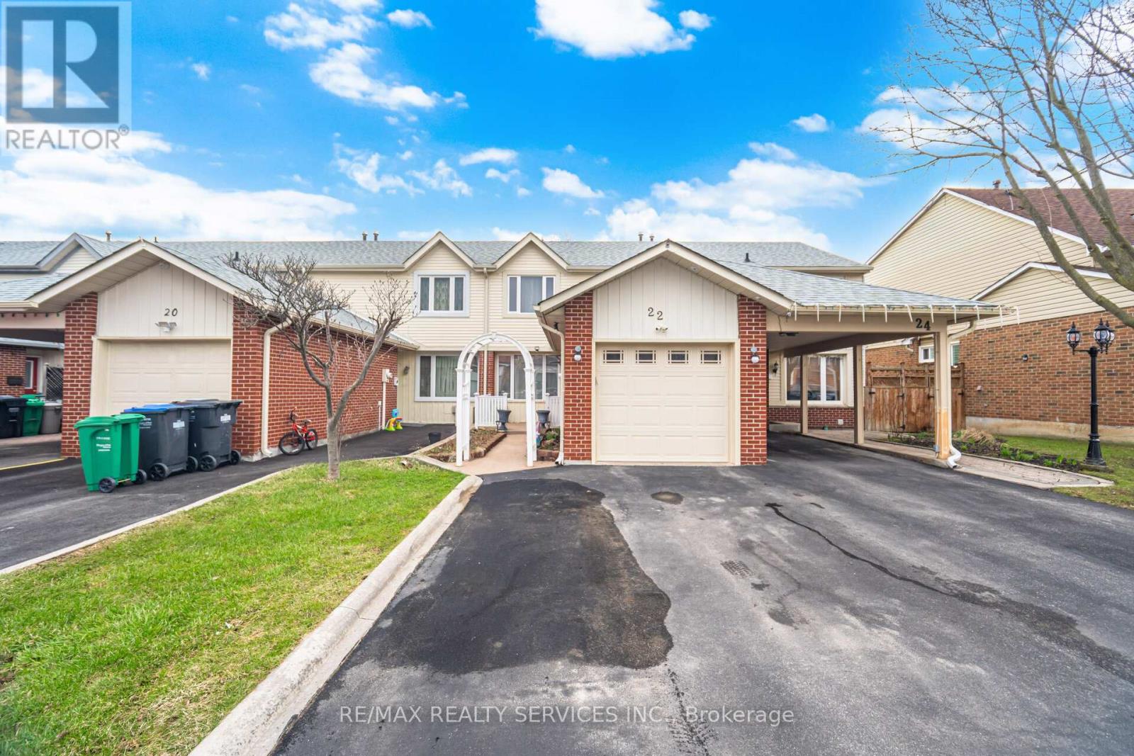 22 Rushmore Crescent W, Brampton, Ontario  L6Z 1R2 - Photo 3 - W13008070