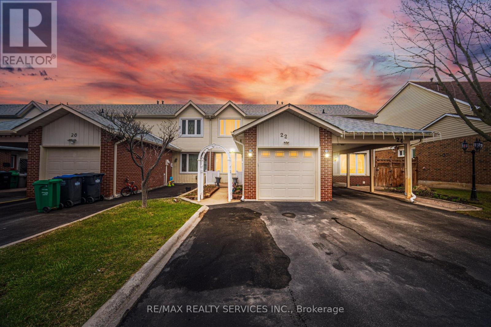 22 Rushmore Crescent W, Brampton, Ontario  L6Z 1R2 - Photo 4 - W13008070