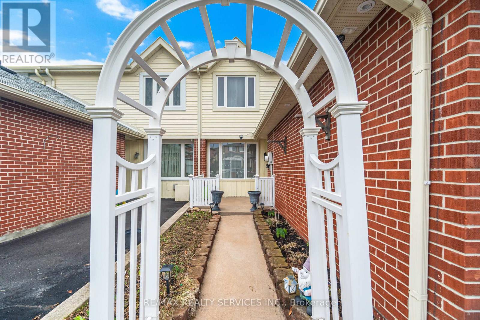 22 Rushmore Crescent W, Brampton, Ontario  L6Z 1R2 - Photo 6 - W13008070