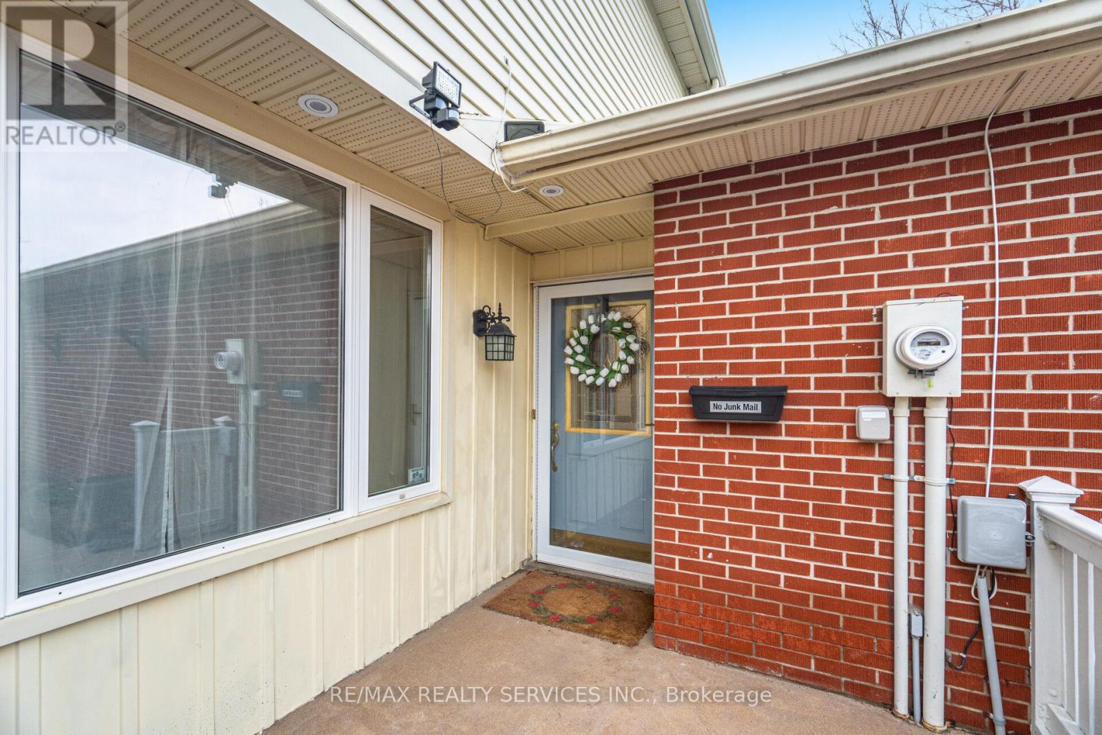 22 Rushmore Crescent W, Brampton, Ontario  L6Z 1R2 - Photo 9 - W13008070