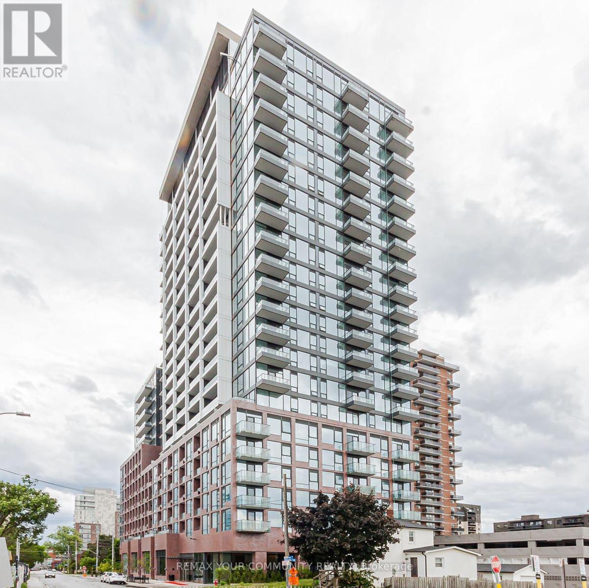 806 - 28 ANN STREET, Mississauga, Ontario