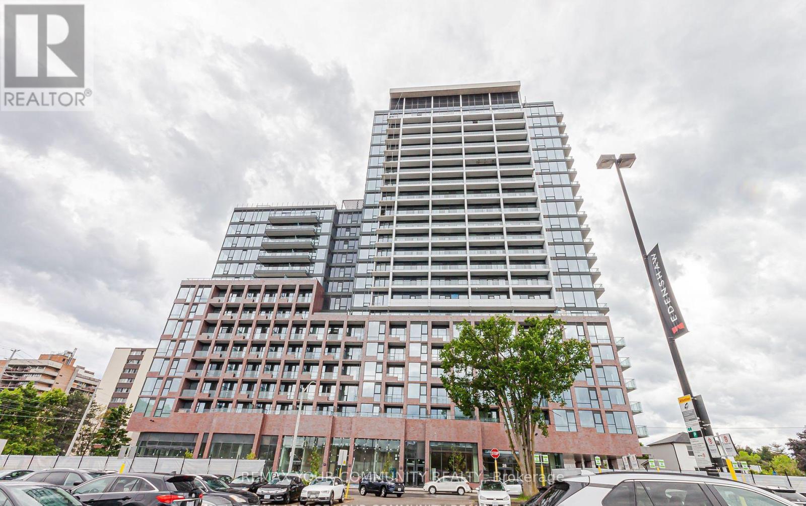 806 - 28 Ann Street, Mississauga, Ontario  L5G 3G1 - Photo 2 - W13008086