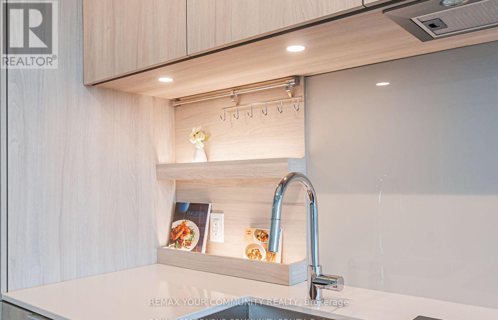 806 - 28 Ann Street, Mississauga, Ontario  L5G 3G1 - Photo 8 - W13008086