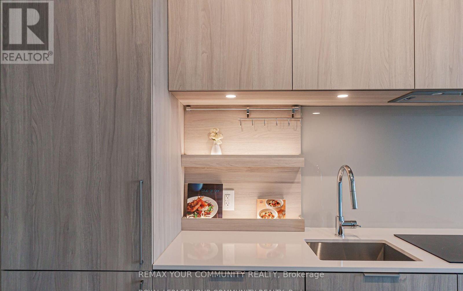 806 - 28 Ann Street, Mississauga, Ontario  L5G 3G1 - Photo 9 - W13008086