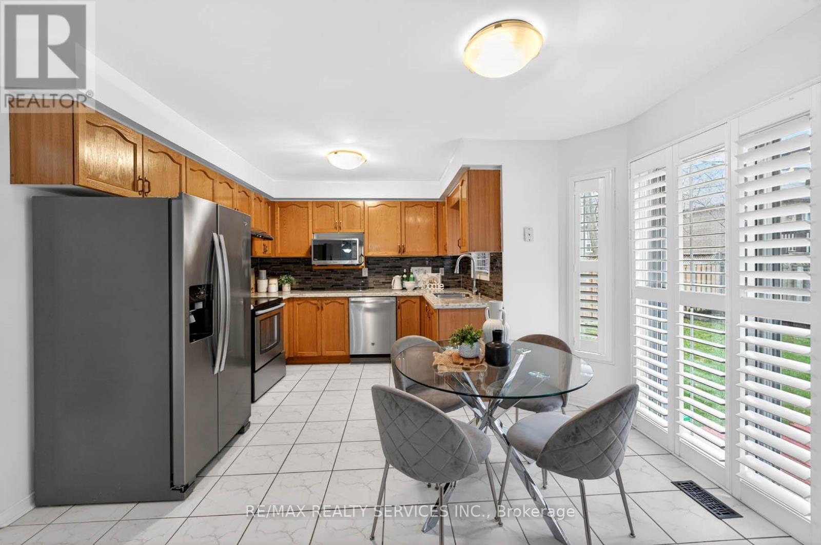 6 Creekwood Drive, Brampton, Ontario  L7A 1G6 - Photo 19 - W13008146