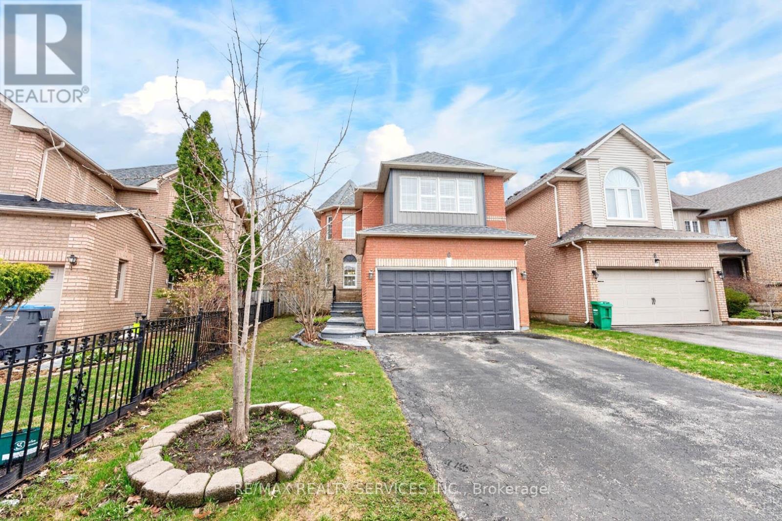 6 Creekwood Drive, Brampton, Ontario  L7A 1G6 - Photo 3 - W13008146