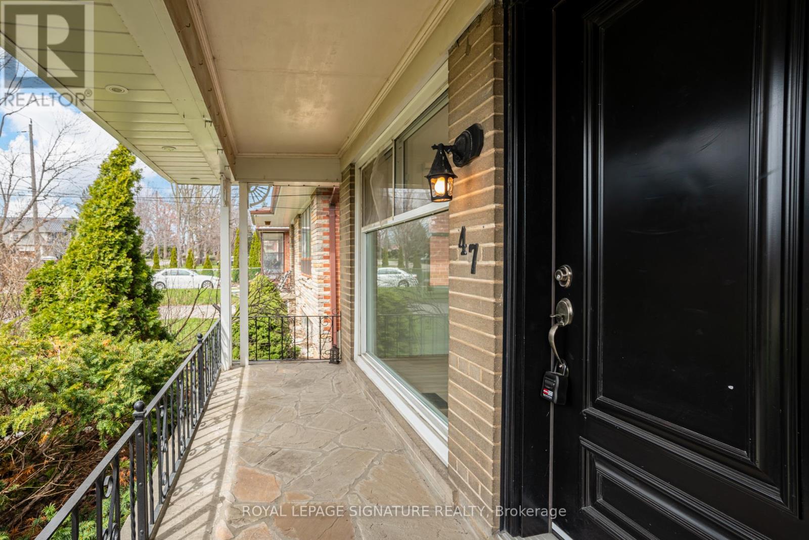 47 Tremont Road, Toronto, Ontario  M9B 3X3 - Photo 2 - W13008206