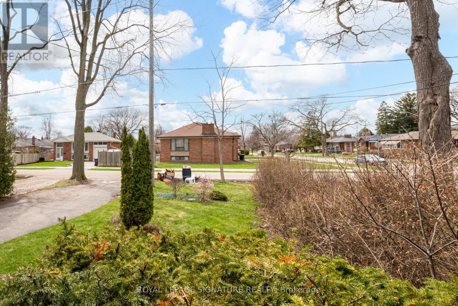 47 Tremont Road, Toronto, Ontario  M9B 3X3 - Photo 3 - W13008206