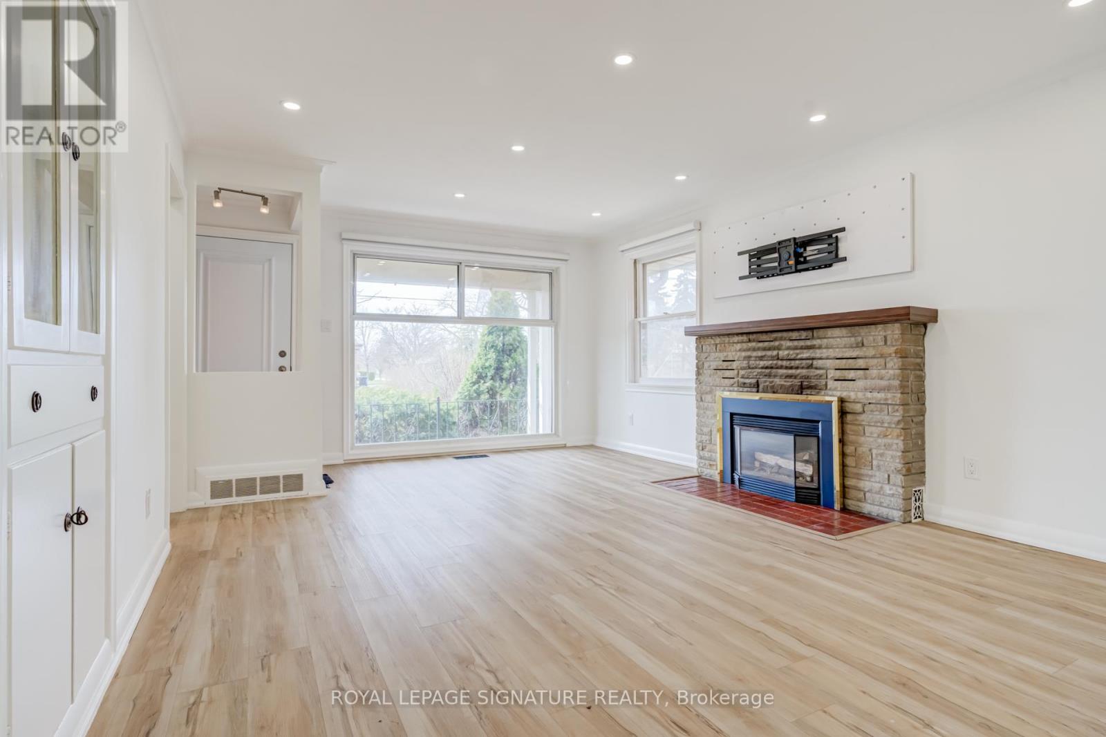 47 Tremont Road, Toronto, Ontario  M9B 3X3 - Photo 4 - W13008206