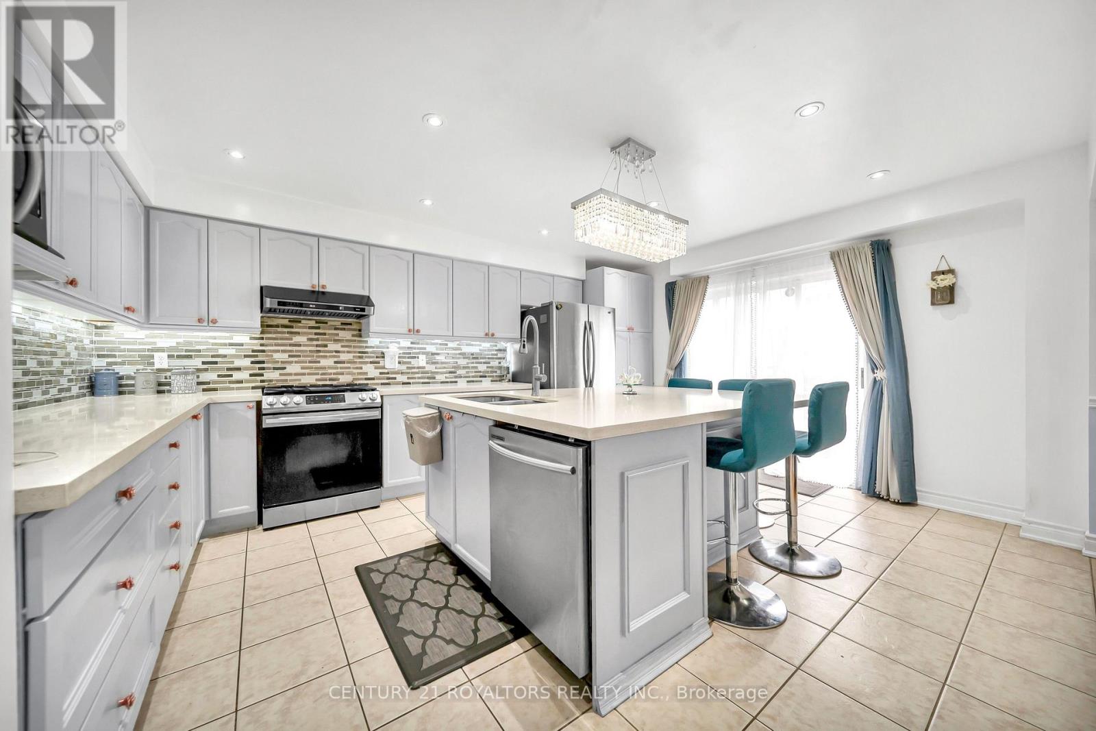 5 Farthingale Crescent, Brampton, Ontario  L7A 1R3 - Photo 15 - W13008234