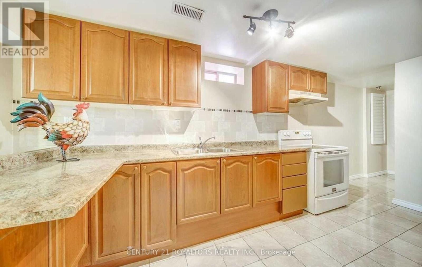 5 Farthingale Crescent, Brampton, Ontario  L7A 1R3 - Photo 35 - W13008234