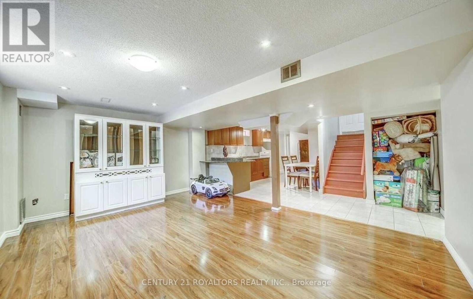 5 Farthingale Crescent, Brampton, Ontario  L7A 1R3 - Photo 36 - W13008234