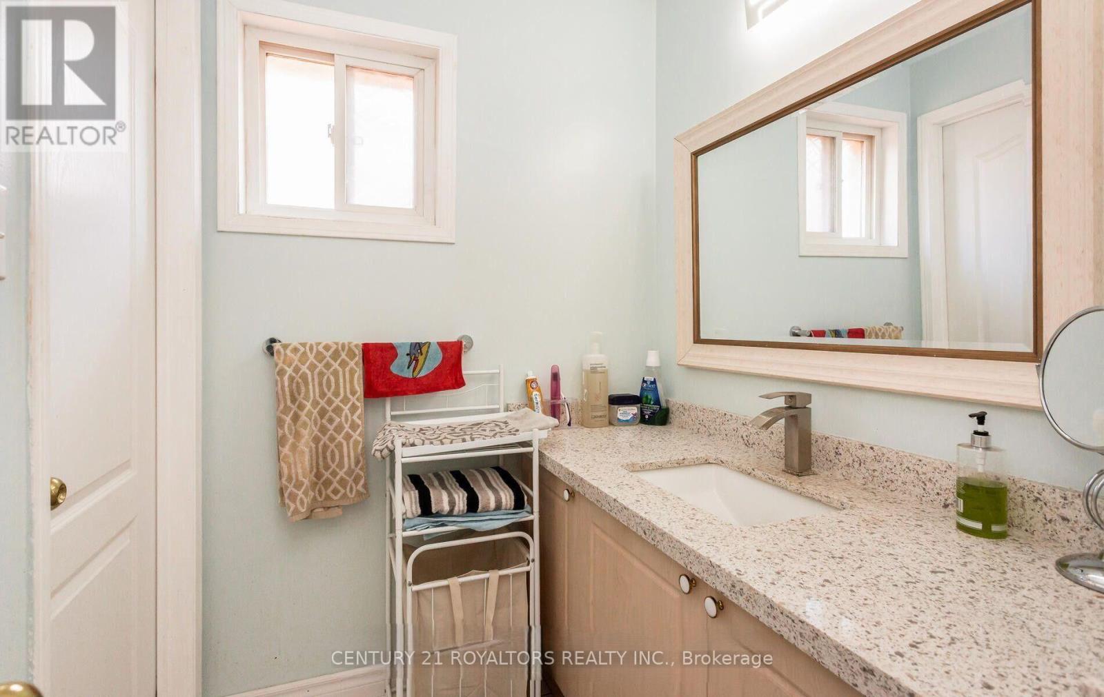 5 Farthingale Crescent, Brampton, Ontario  L7A 1R3 - Photo 37 - W13008234