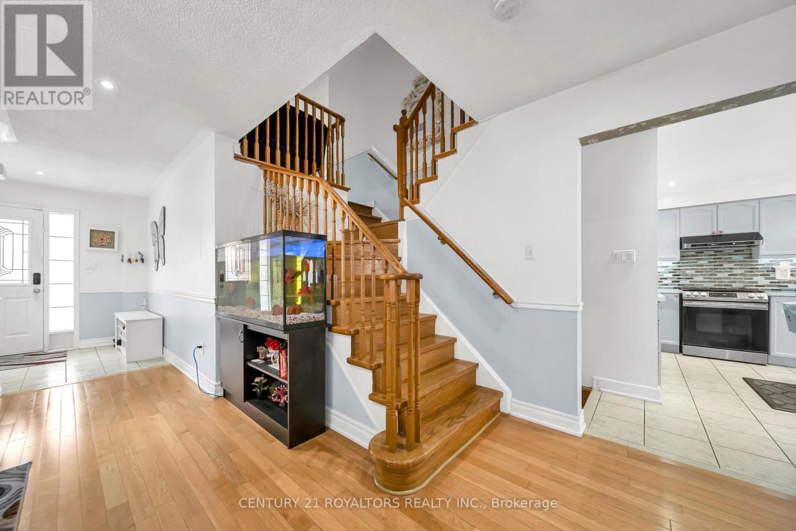 5 Farthingale Crescent, Brampton, Ontario  L7A 1R3 - Photo 8 - W13008234