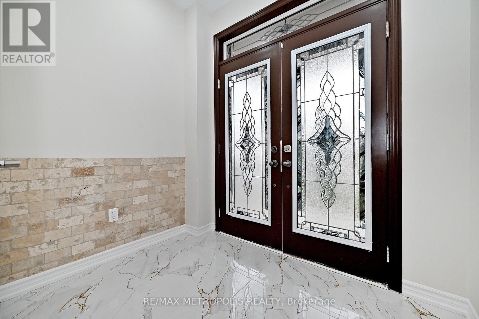 30 Wasaga Road, Brampton, Ontario  L6X 3B1 - Photo 4 - W13008242