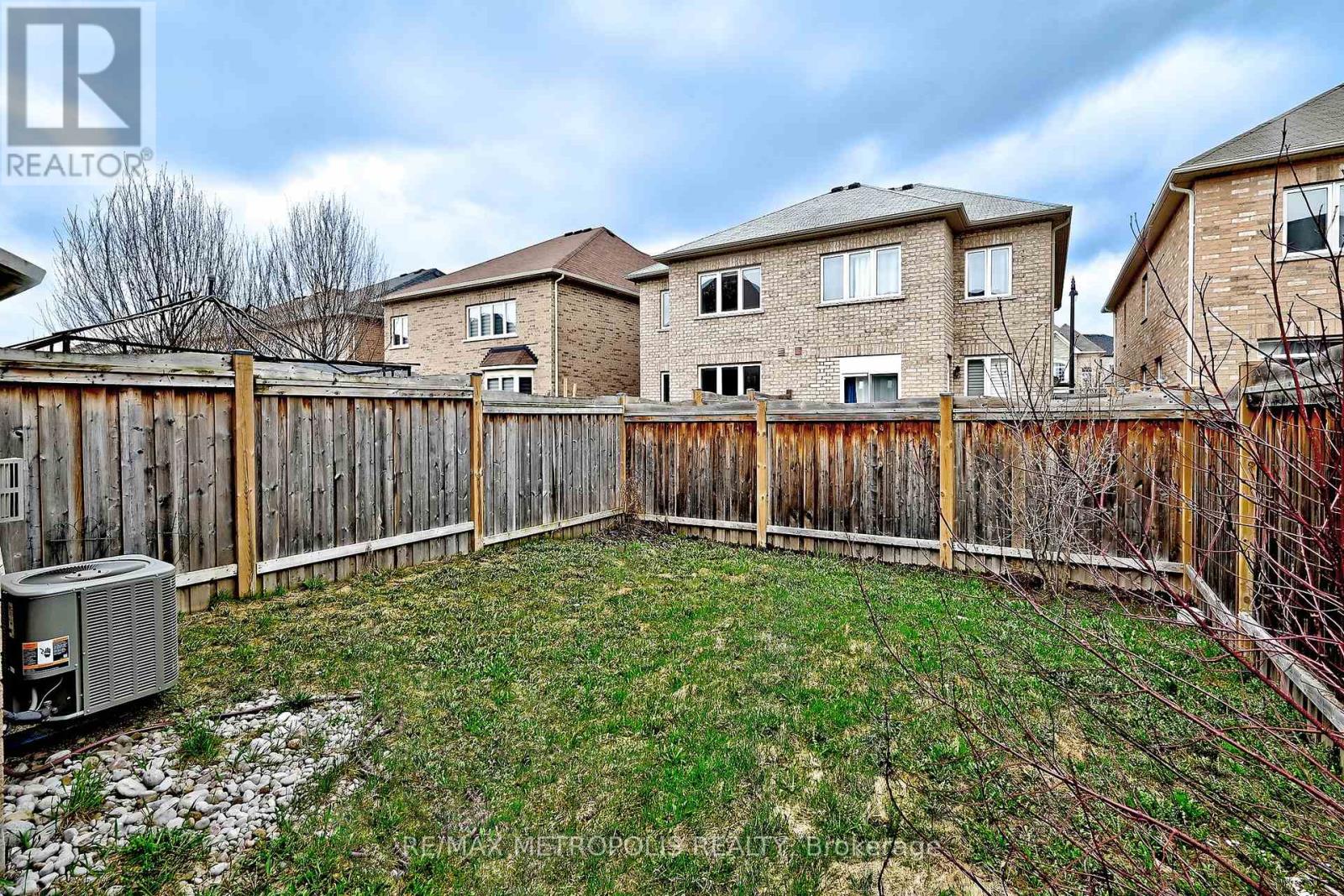30 Wasaga Road, Brampton, Ontario  L6X 3B1 - Photo 47 - W13008242