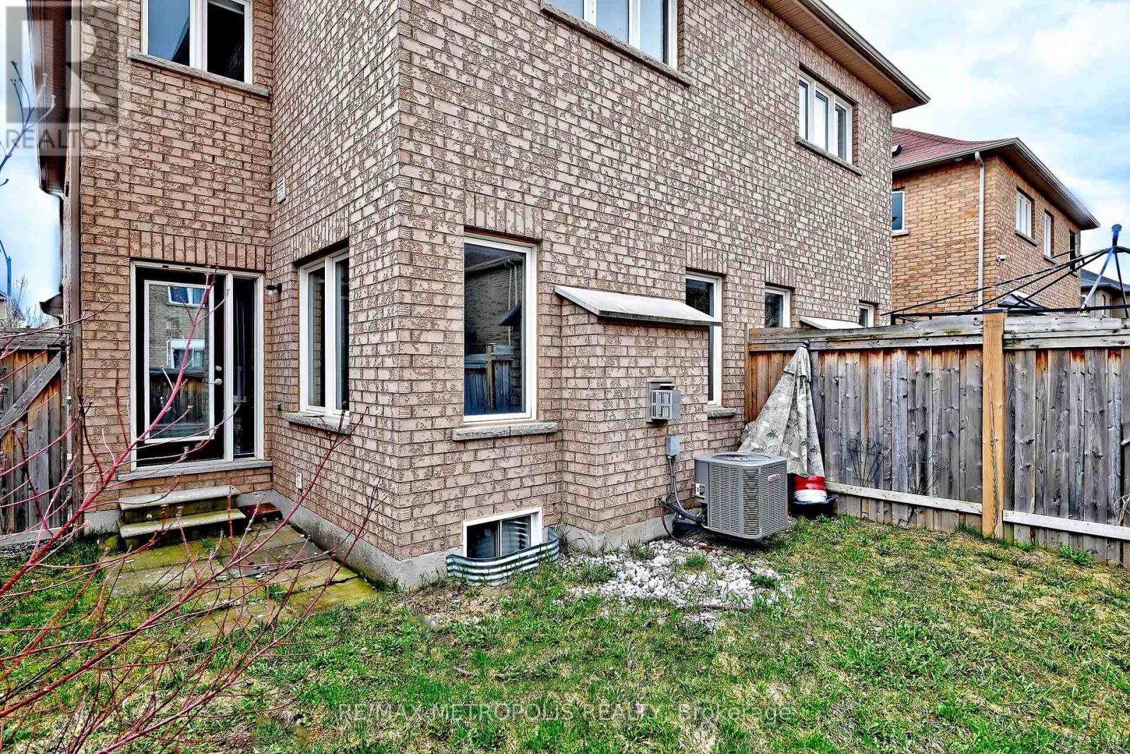 30 Wasaga Road, Brampton, Ontario  L6X 3B1 - Photo 49 - W13008242