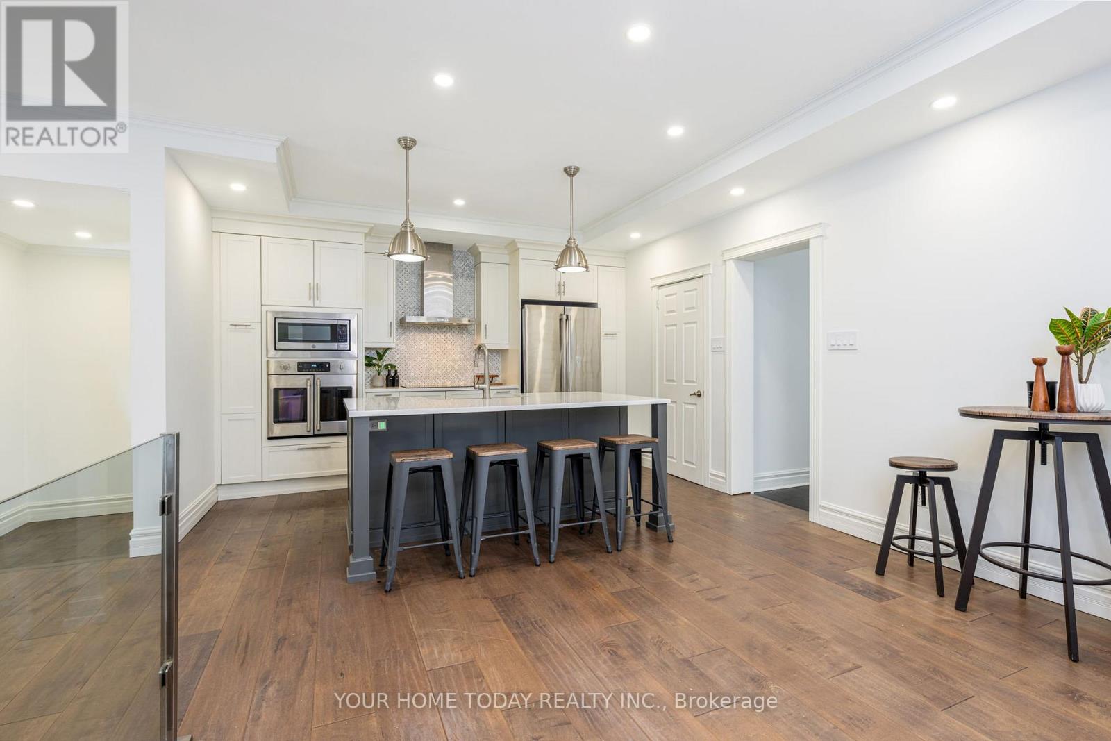 15 Queen Street, Halton Hills, Ontario  L7G 2E3 - Photo 10 - W13008256