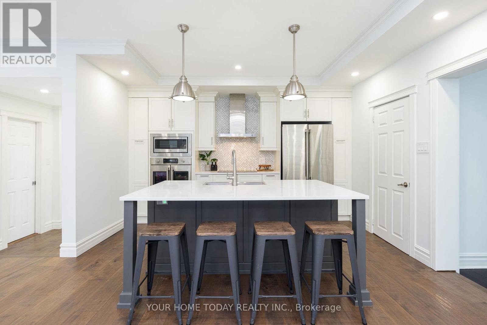 15 Queen Street, Halton Hills, Ontario  L7G 2E3 - Photo 11 - W13008256