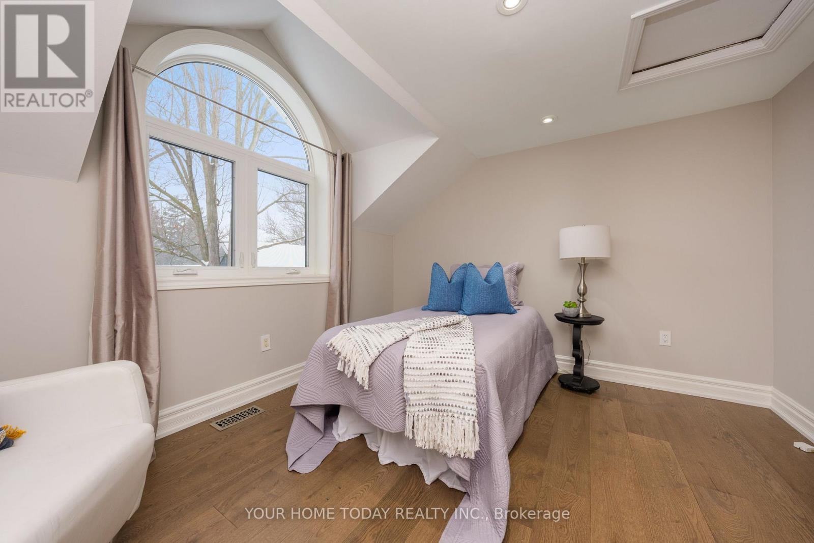 15 Queen Street, Halton Hills, Ontario  L7G 2E3 - Photo 27 - W13008256