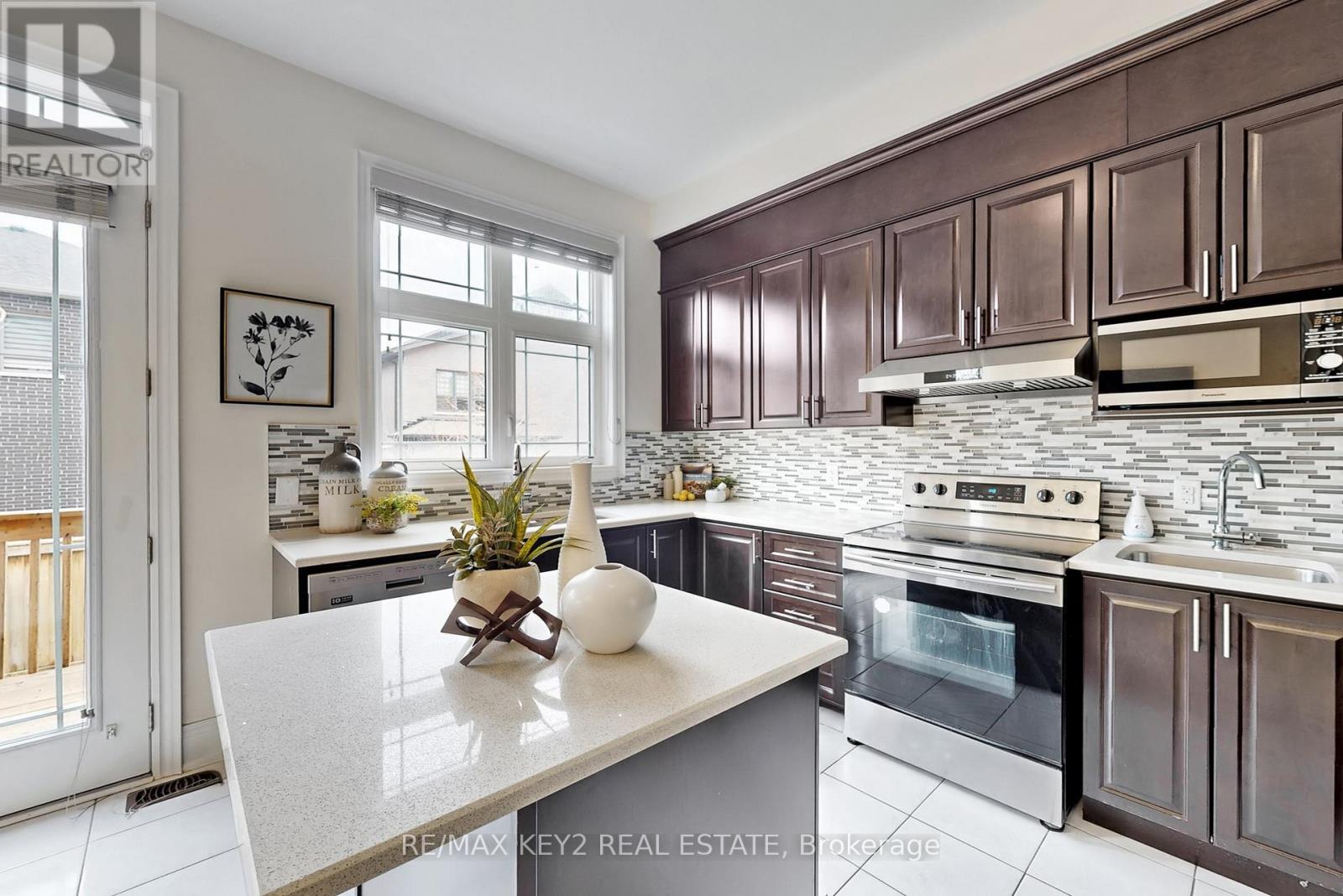 10 Lyle Way, Brampton, Ontario  L6X 5P8 - Photo 17 - W13008262