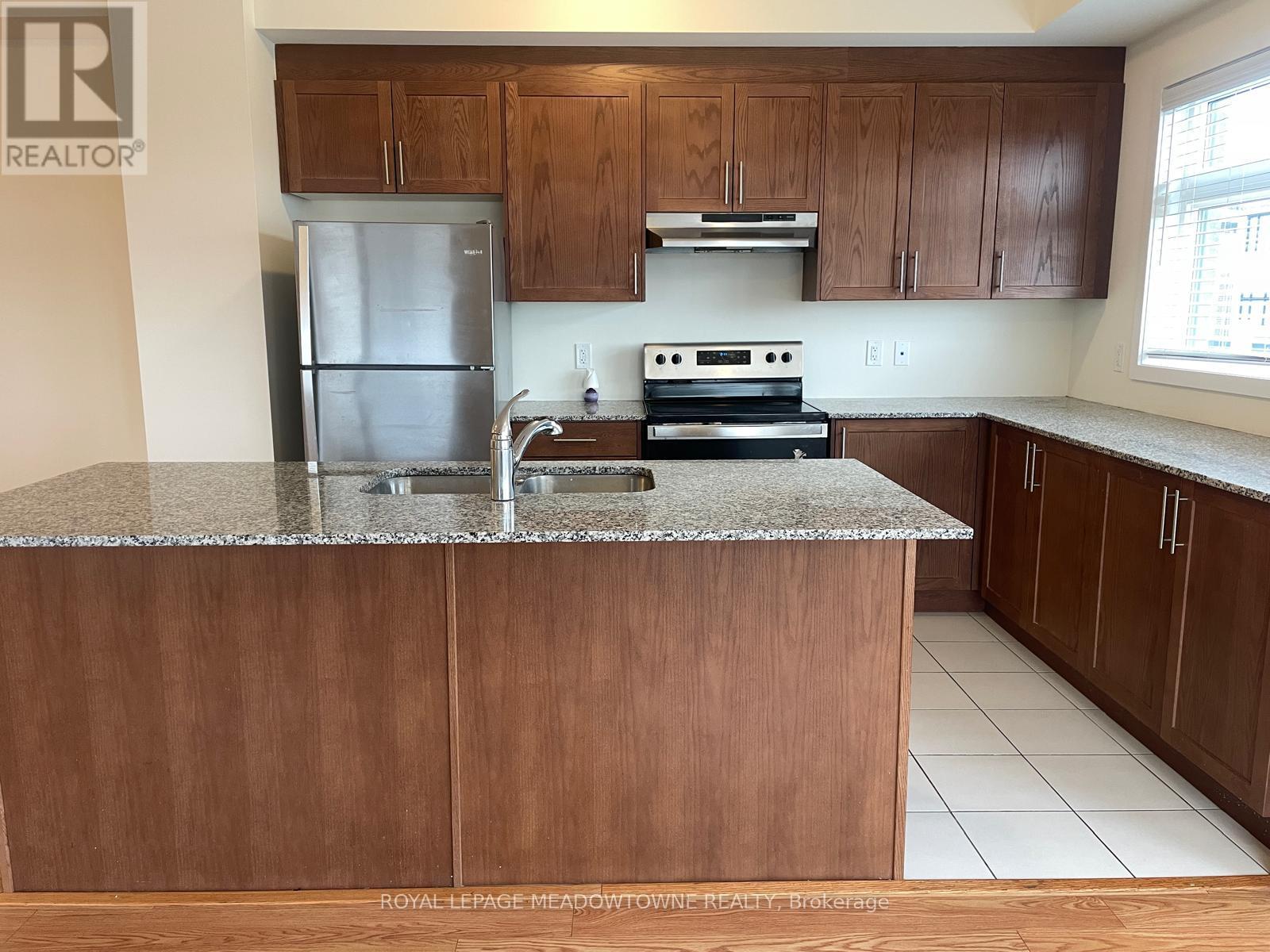 1560 Hilson Heights, Milton, Ontario  L9E 1V5 - Photo 11 - W13008290