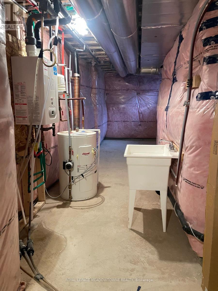 1560 Hilson Heights, Milton, Ontario  L9E 1V5 - Photo 27 - W13008290