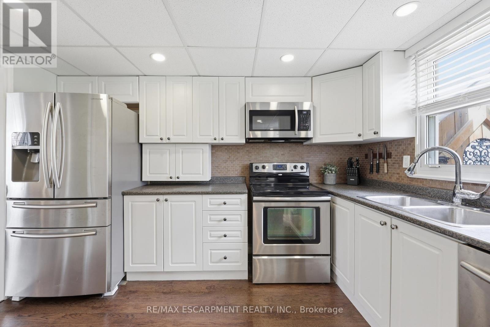 2074 Churchill Avenue, Burlington, Ontario  L7R 3T7 - Photo 10 - W13008296