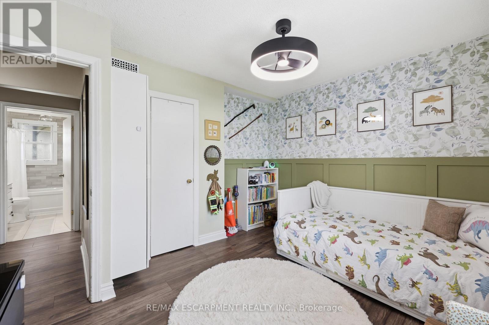 2074 Churchill Avenue, Burlington, Ontario  L7R 3T7 - Photo 18 - W13008296