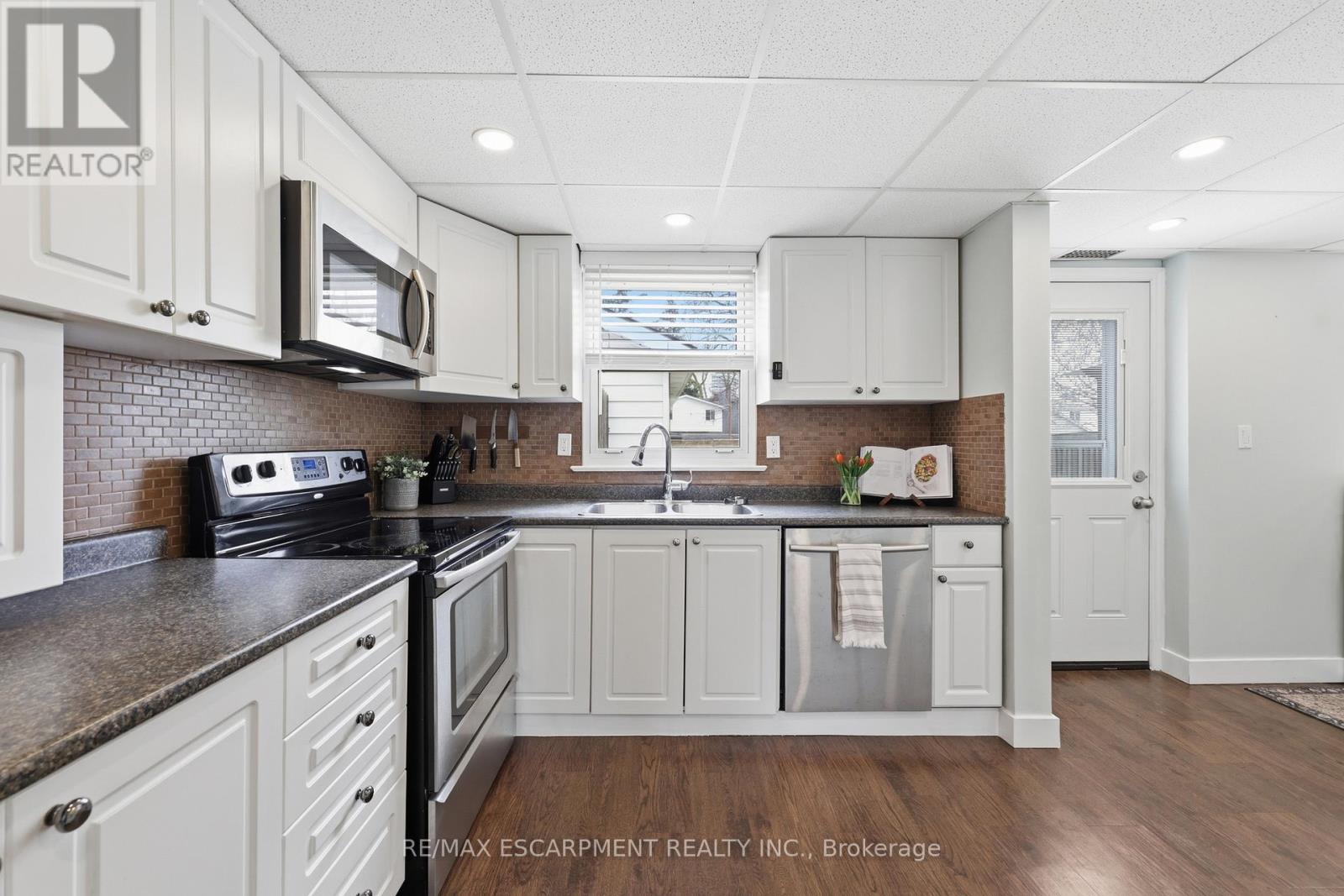 2074 Churchill Avenue, Burlington, Ontario  L7R 3T7 - Photo 8 - W13008296