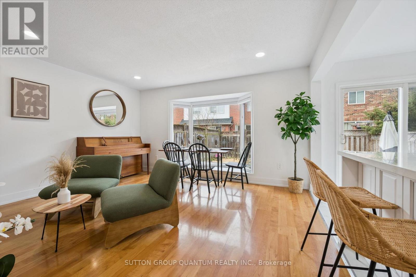 710 Irving Terrace, Milton, Ontario  L9T 6H3 - Photo 7 - W13008302