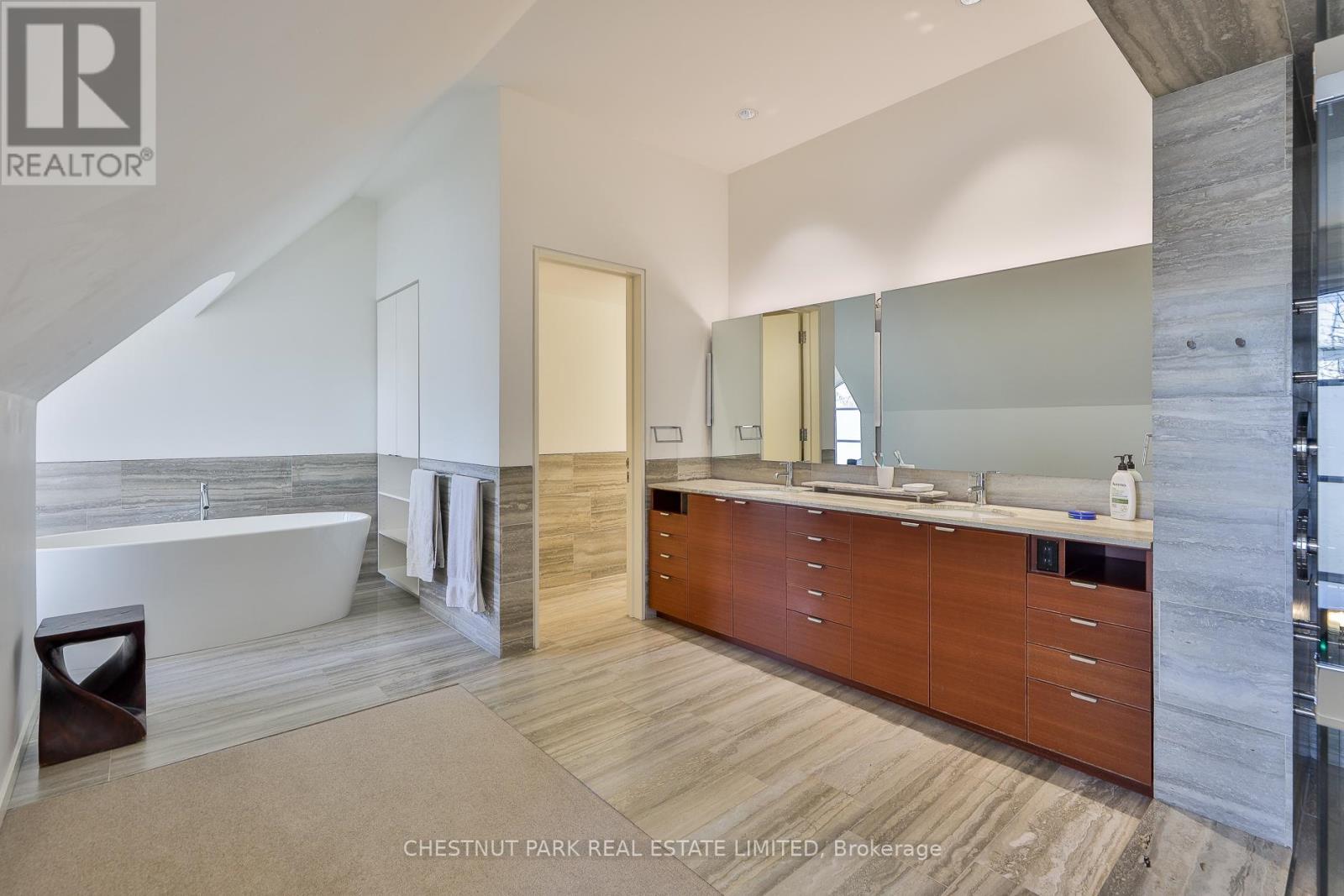 1 Glen Edyth Place, Toronto, Ontario  M4V 2W1 - Photo 19 - C13002968