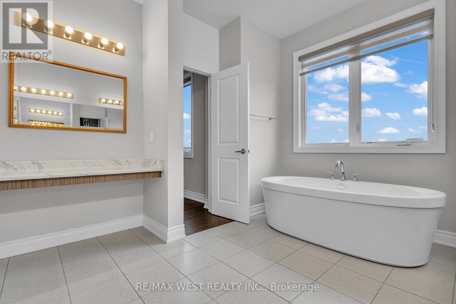 65 Port Royal Avenue, Vaughan, Ontario  L4H 4K6 - Photo 16 - N12954396