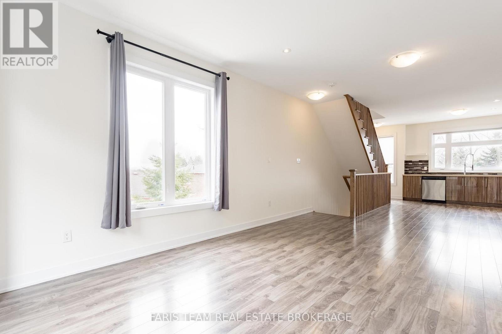 52 - 540 Essa Road, Barrie, Ontario  L4N 9E5 - Photo 10 - S12894492