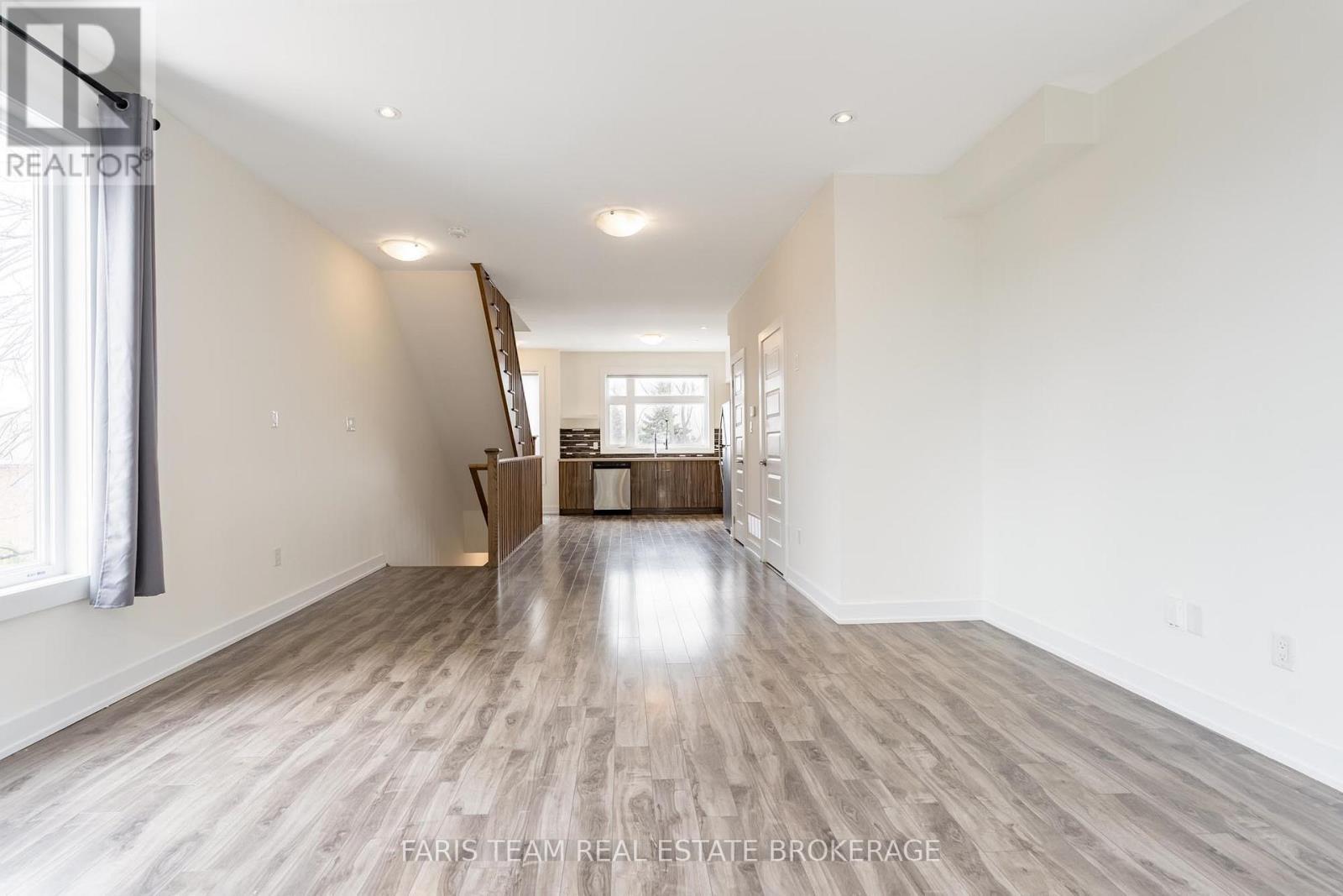 52 - 540 Essa Road, Barrie, Ontario  L4N 9E5 - Photo 9 - S12894492