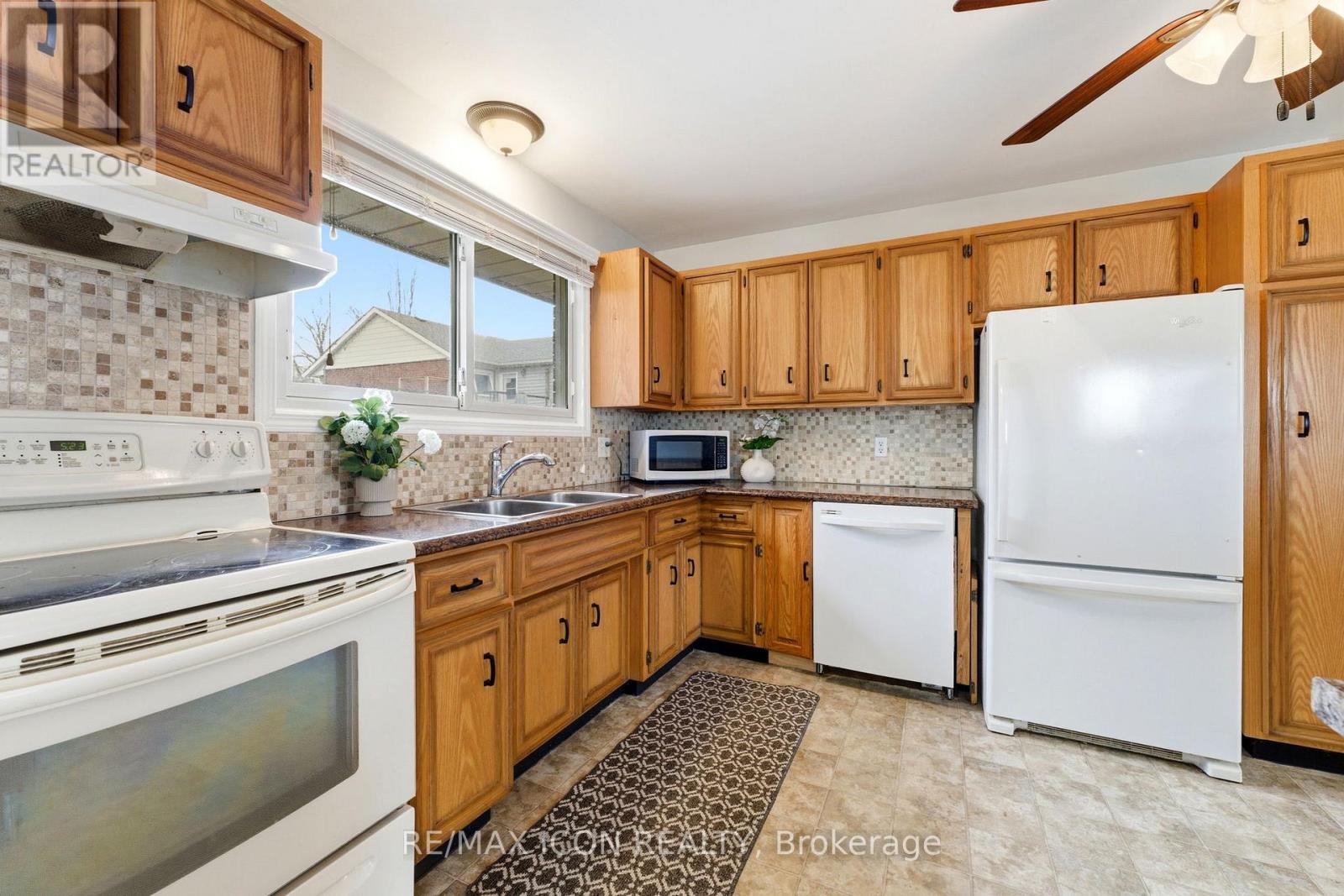 13 Greenwood Drive, Wilmot, Ontario  N3A 1L1 - Photo 9 - X13008104