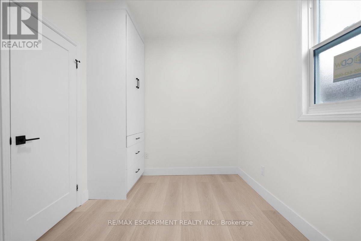 215 Ray Street N, Hamilton, Ontario  L8R 2Y3 - Photo 14 - X13008158