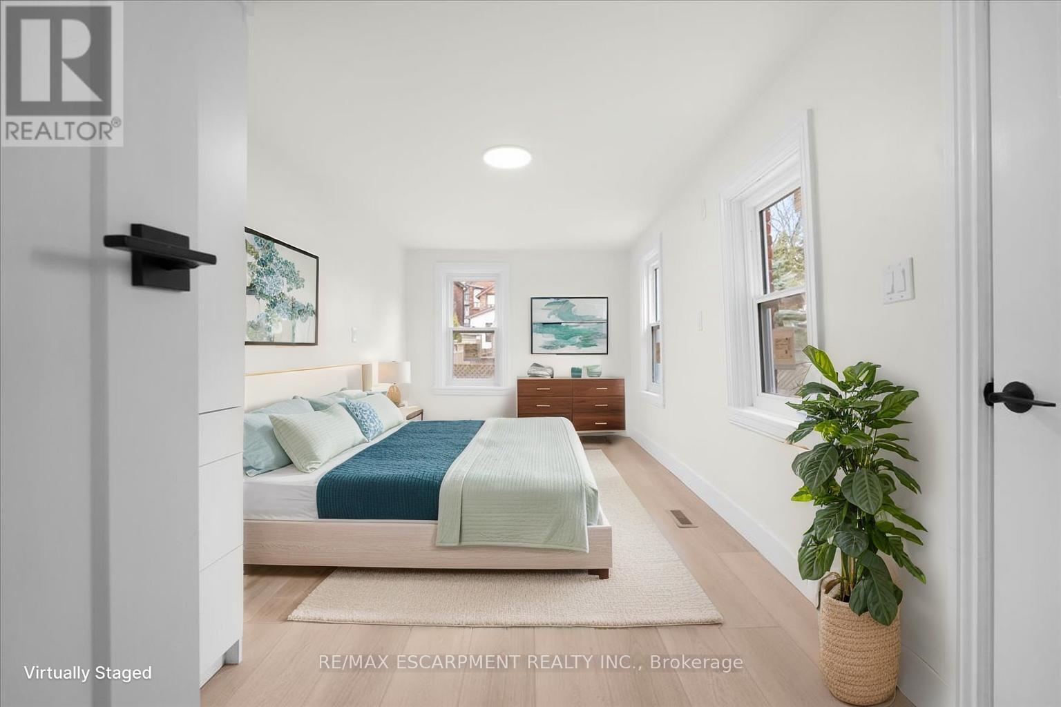 215 Ray Street N, Hamilton, Ontario  L8R 2Y3 - Photo 15 - X13008158