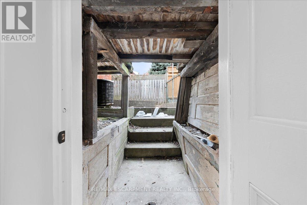 215 Ray Street N, Hamilton, Ontario  L8R 2Y3 - Photo 26 - X13008158