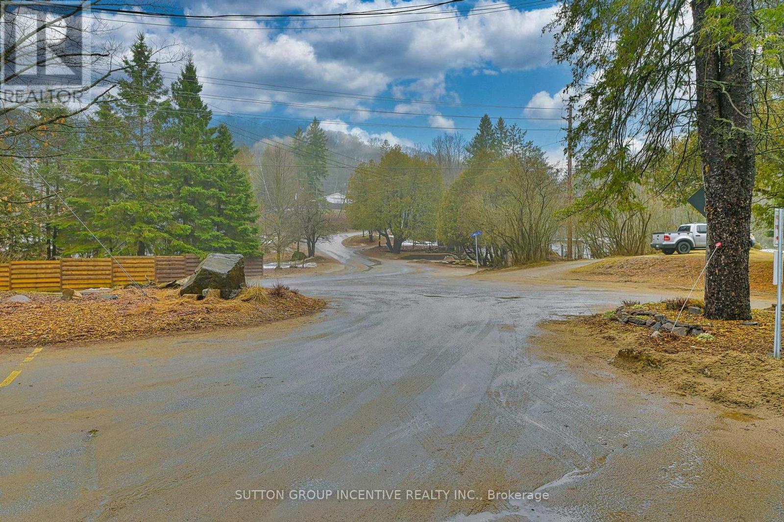 307 - 4 Lake Avenue, Dysart Et Al, Ontario  K0M 1S0 - Photo 3 - X13008172