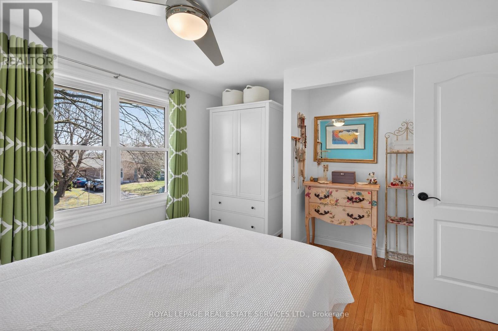 141 Oakdale Drive, Oakville, Ontario  L6H 1J4 - Photo 25 - W12983852