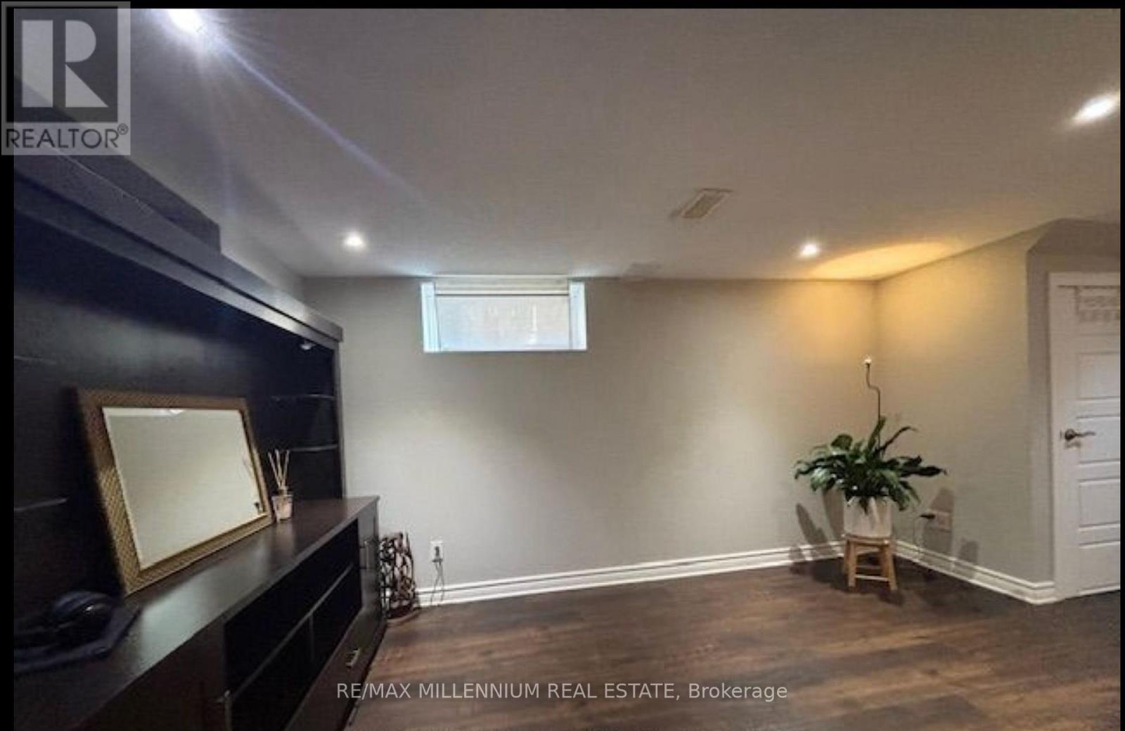 Bsmt - 1341 Freeport Drive, Mississauga, Ontario  L5C 1S5 - Photo 5 - W13008026