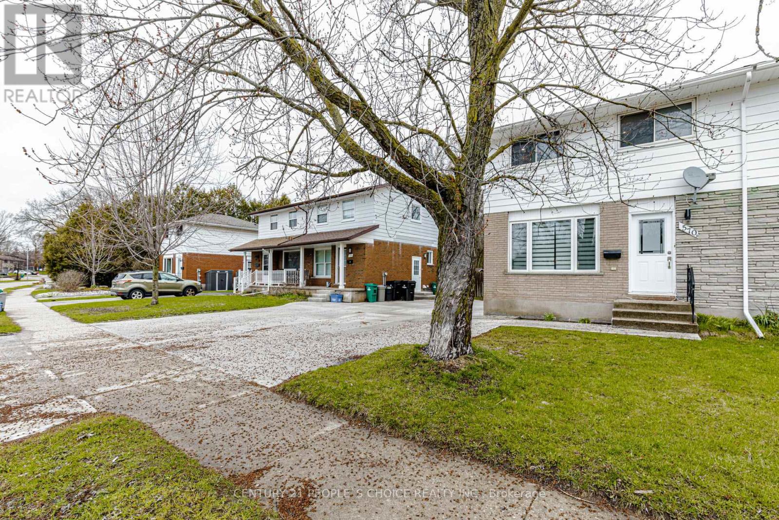 570b Glen Forrest Boulevard, Waterloo, Ontario  N2L 4J5 - Photo 2 - X13004032