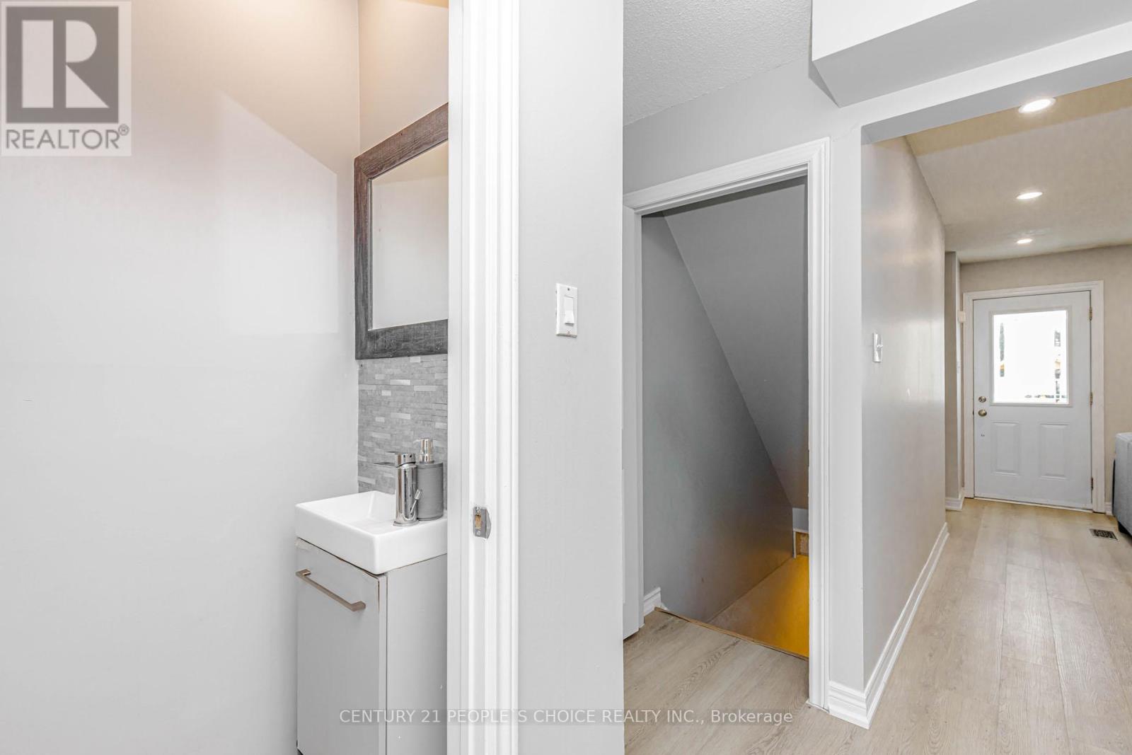 570b Glen Forrest Boulevard, Waterloo, Ontario  N2L 4J5 - Photo 15 - X13004032