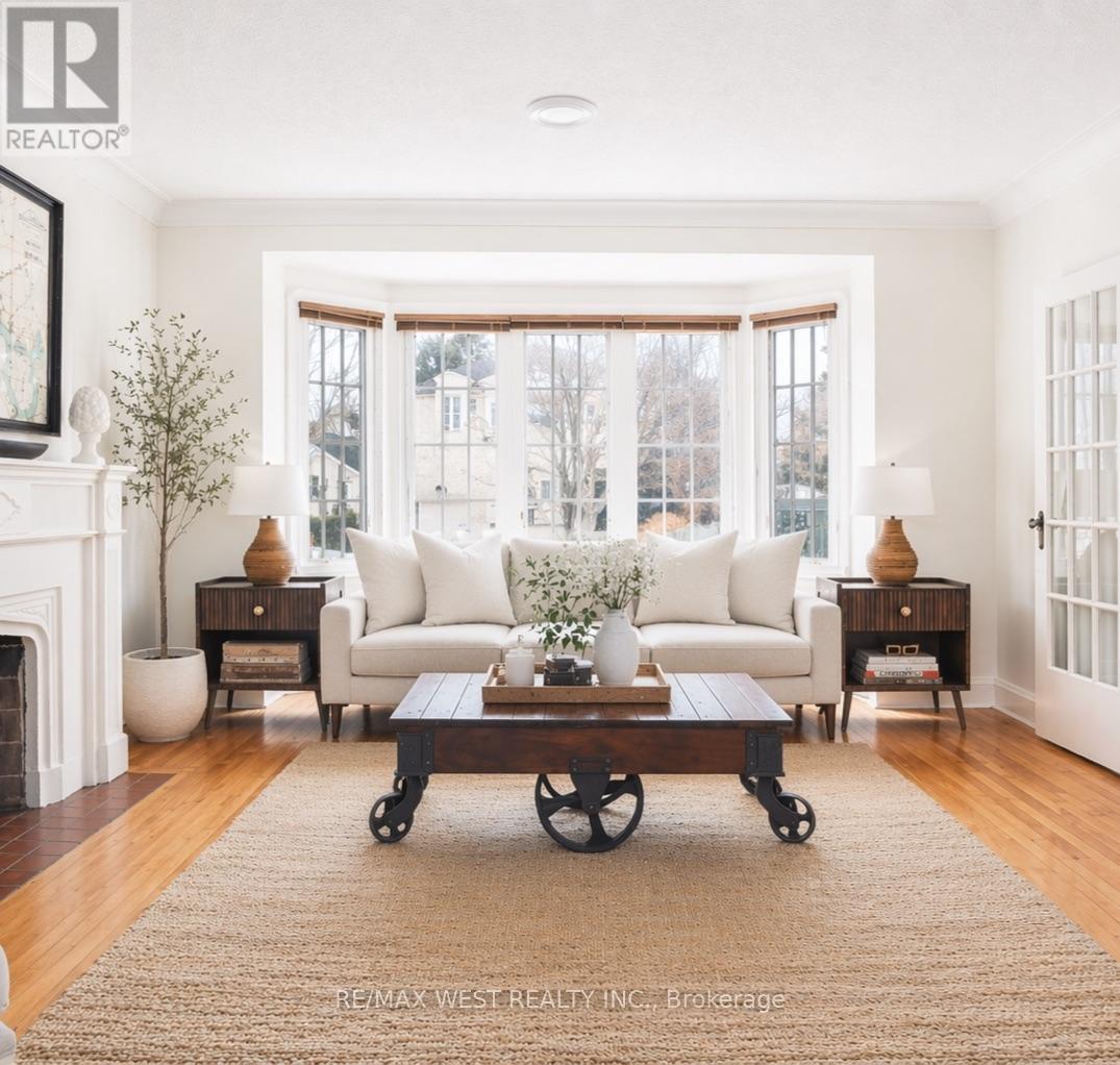 3 GLENROY AVENUE, Toronto, Ontario