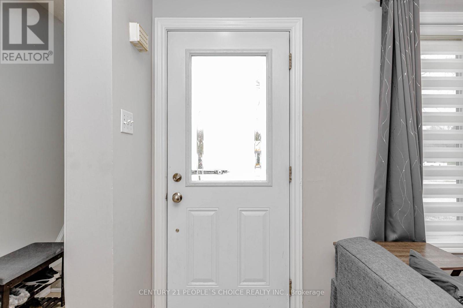 570b Glen Forrest Boulevard, Waterloo, Ontario  N2L 4J5 - Photo 4 - X13004032