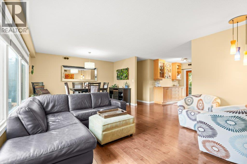 1784 Highland Drive N, Kelowna, British Columbia  V1Y 4L2 - Photo 4 - 10383158