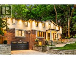 52 ROXBOROUGH Drive, toronto, Ontario