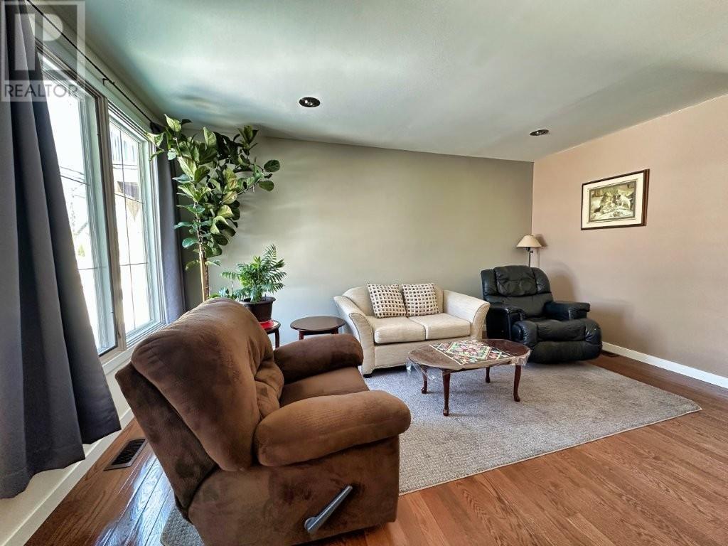 77 Prospect Ave, Thunder Bay, Ontario  P7A 5L1 - Photo 5 - TB2600647